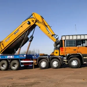 Вывоз строительного мусора и грунта: заказ КАМАЗа 10 кубов против контейнера ПУХТО (27 кубов)