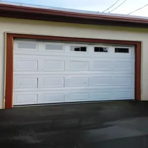 Покраска гаражных ворот: зачистка ржавчины лепестковым диском, цинковый грунт и нанесение молотковой краски